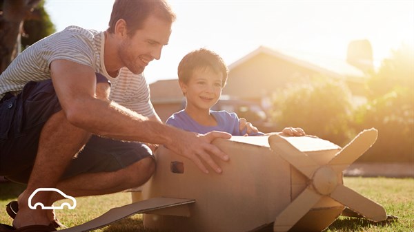 Renault Service - Un homme  et un enfant